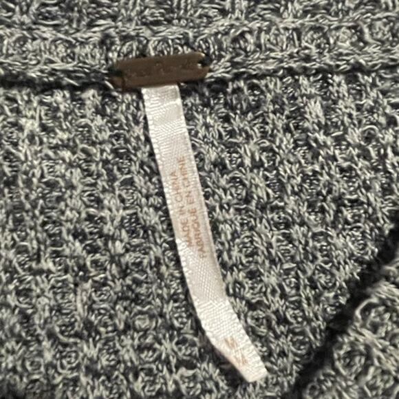 Free People Womens M Mountaineer Cuff Thermal Gray Red Lace-Up Sleeve Grunge EUC - Picture 5 of 8